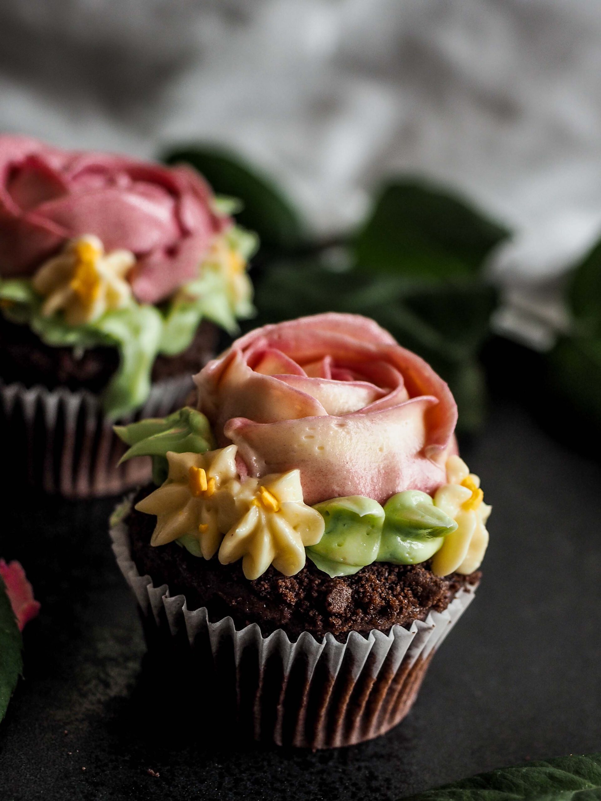 Rezept I Rosen Cupcakes Aus Der Backinspirationsbox Fruhling 2020 Zweischwestern